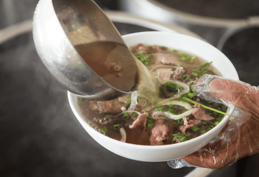 Enjoying Pho Bat Dan is a morning ritual in Hanoi (Source: Canva)